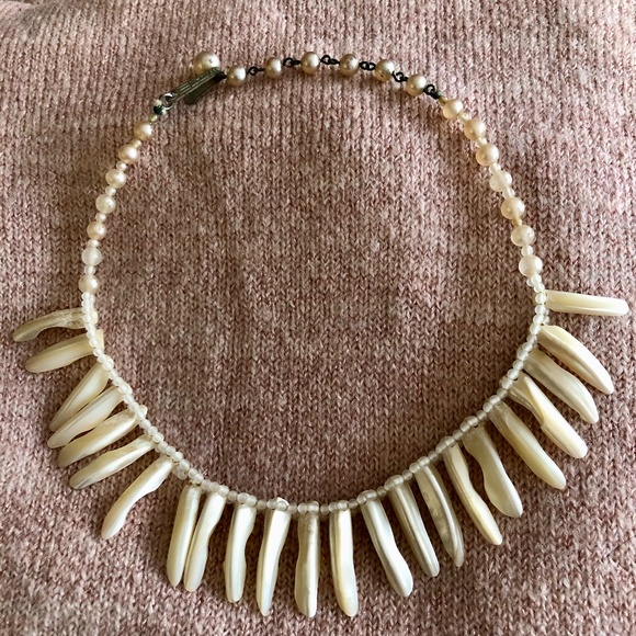 Vintage Mother of Pearl Choker Necklace made in Japan - Picture 5 of 5
